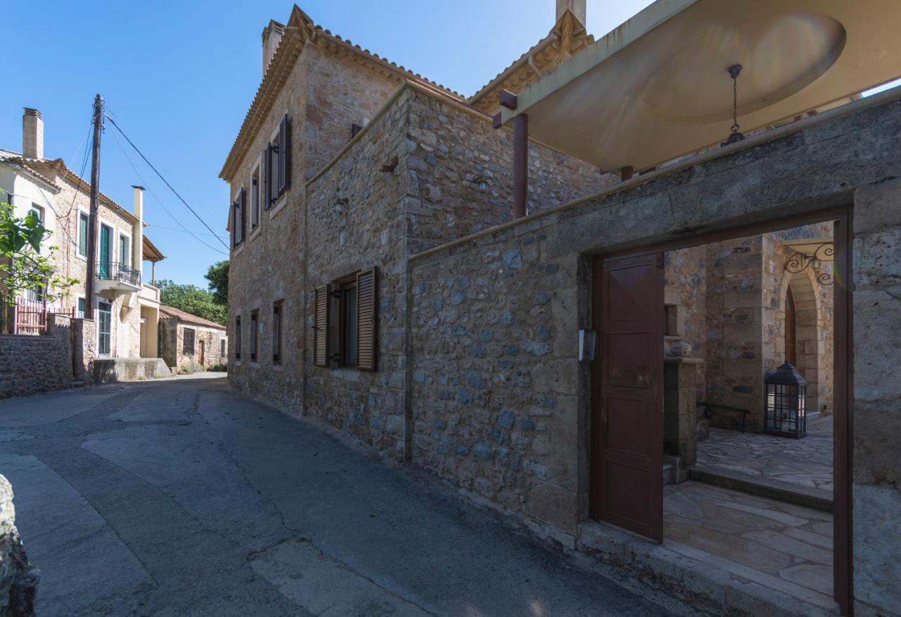 Villa Stone House Messinia à Málta Extérieur photo