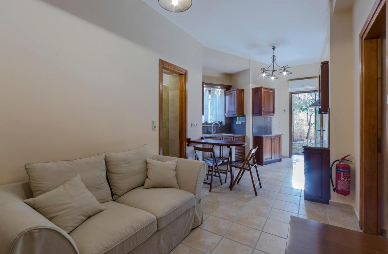 Villa Stone House Messinia à Málta Extérieur photo