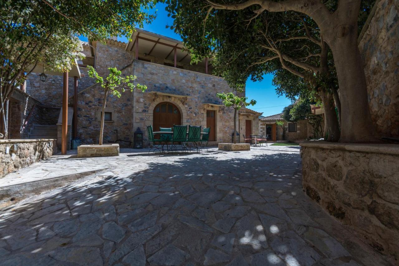 Villa Stone House Messinia à Málta Extérieur photo