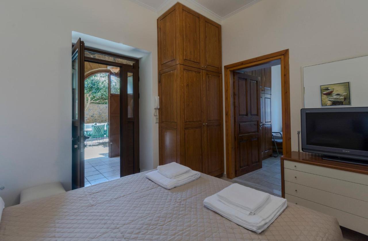 Villa Stone House Messinia à Málta Extérieur photo