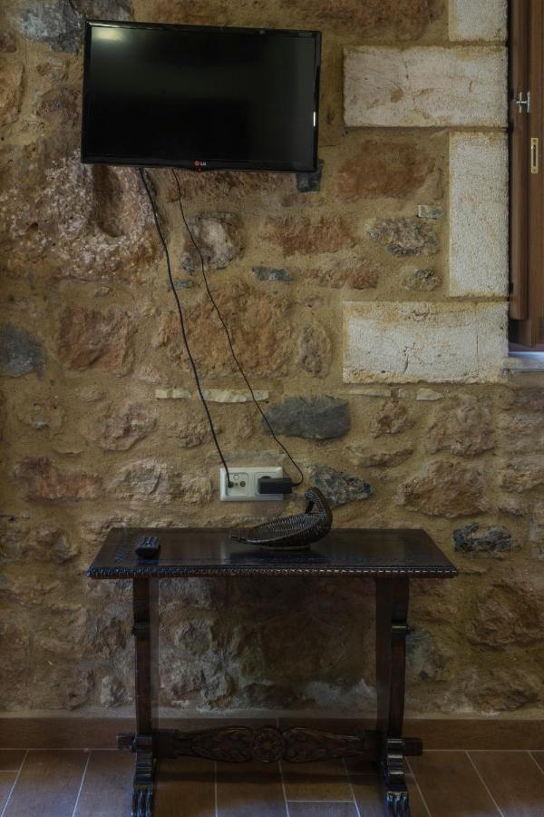 Villa Stone House Messinia à Málta Extérieur photo