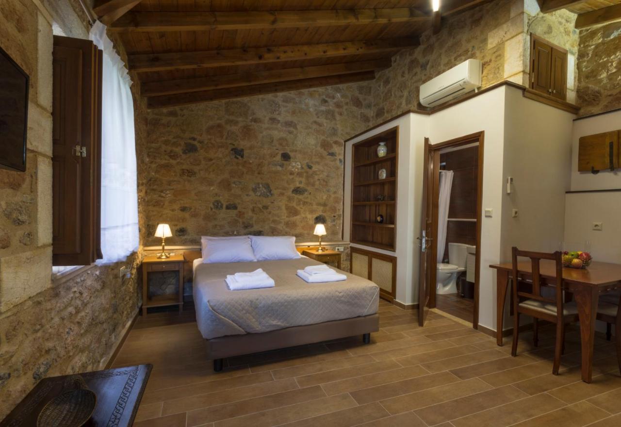 Villa Stone House Messinia à Málta Extérieur photo