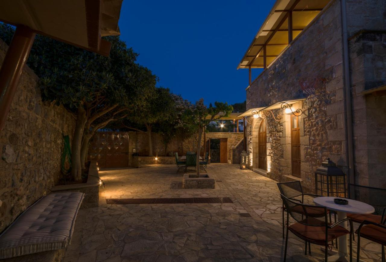 Villa Stone House Messinia à Málta Extérieur photo