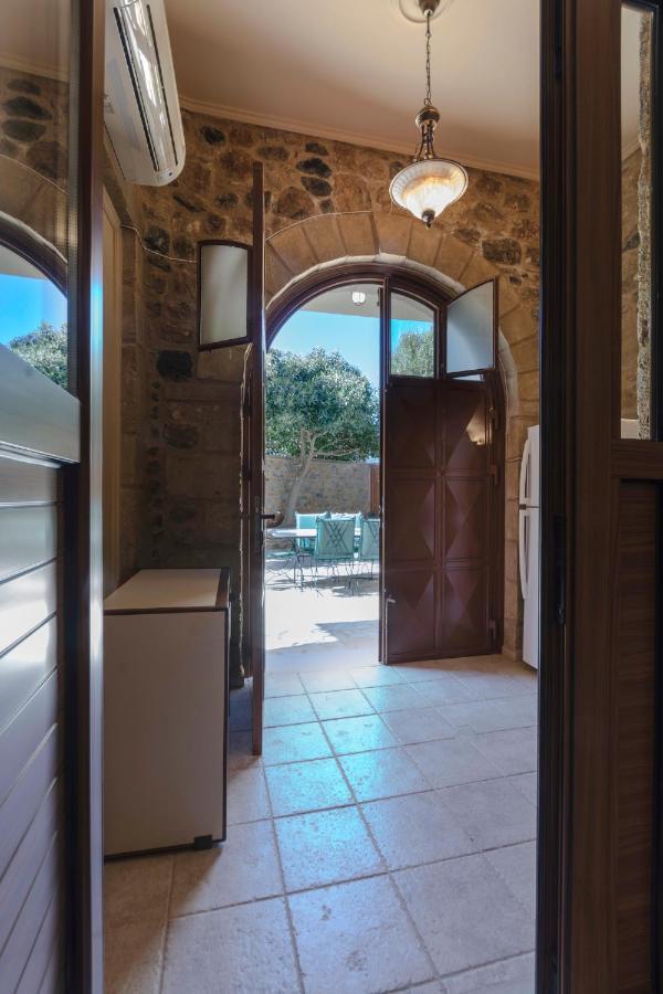 Villa Stone House Messinia à Málta Extérieur photo