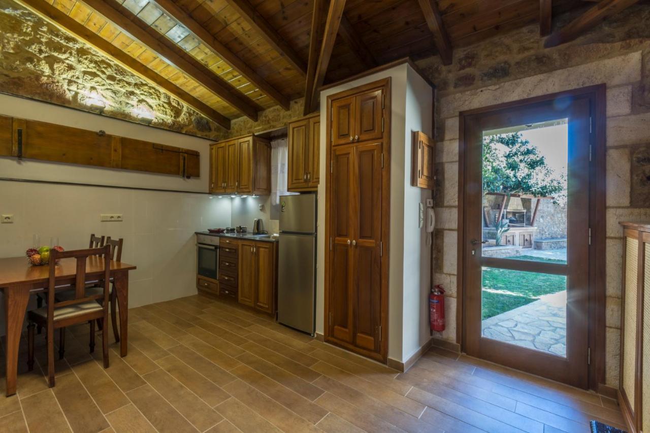 Villa Stone House Messinia à Málta Extérieur photo