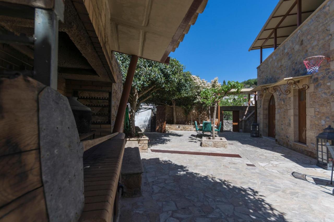 Villa Stone House Messinia à Málta Extérieur photo